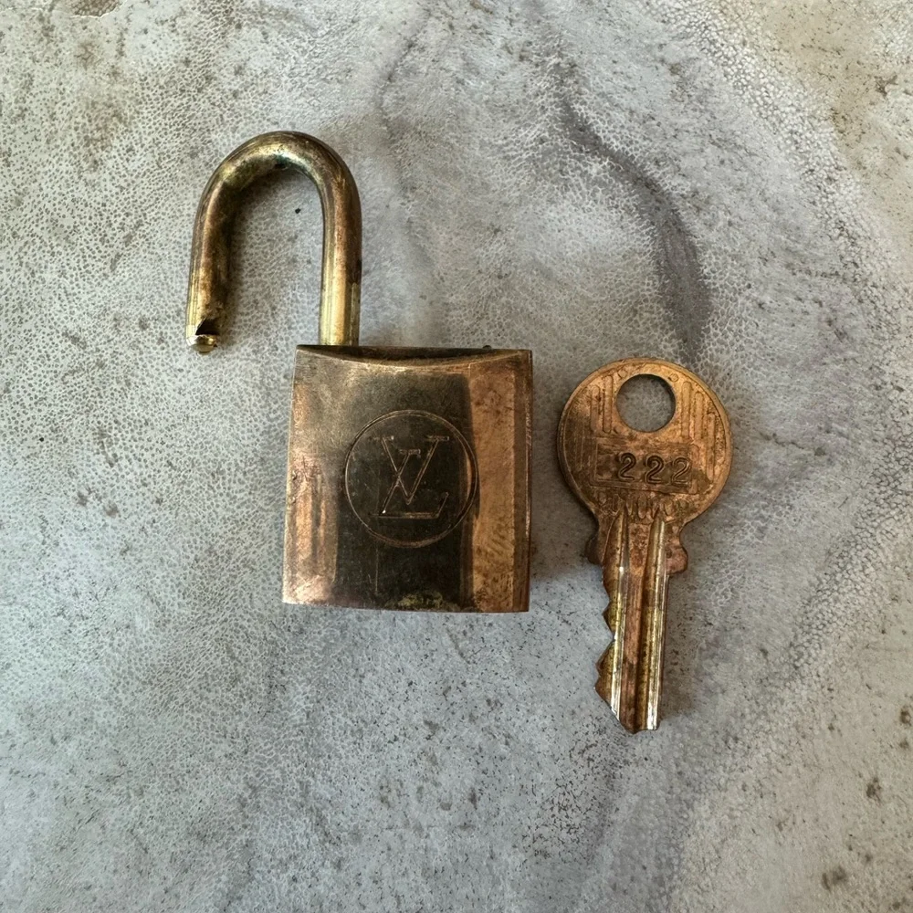 Listing for ONLY ONE 200 series Louis Vuitton Lock and Key - 203, 205 or 222 - Picture 3 of 13